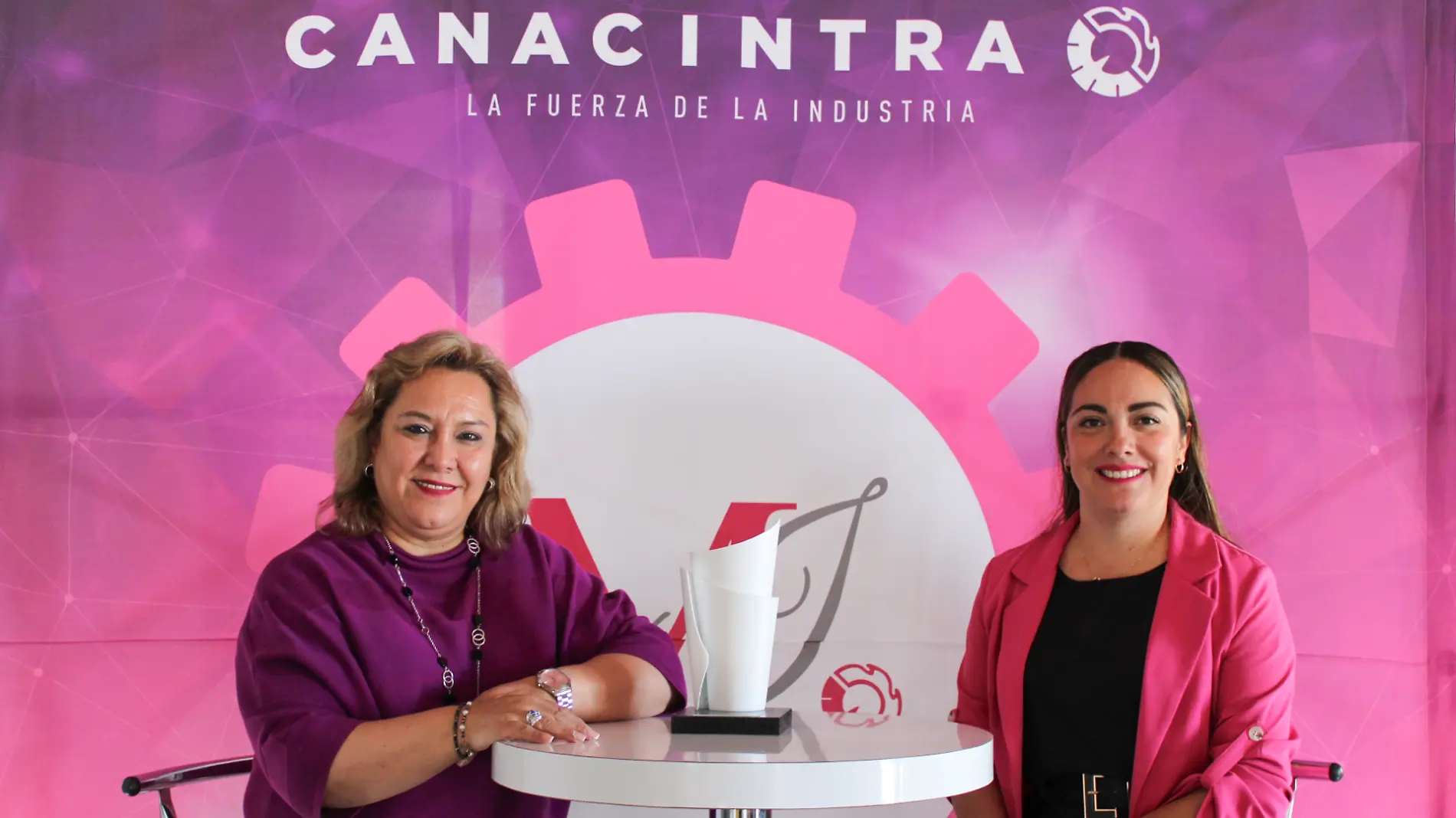 FOTO PRINCIPAL SJR Soraya Garduno y Esmeralda Cardoso representan a la mujer empresaria